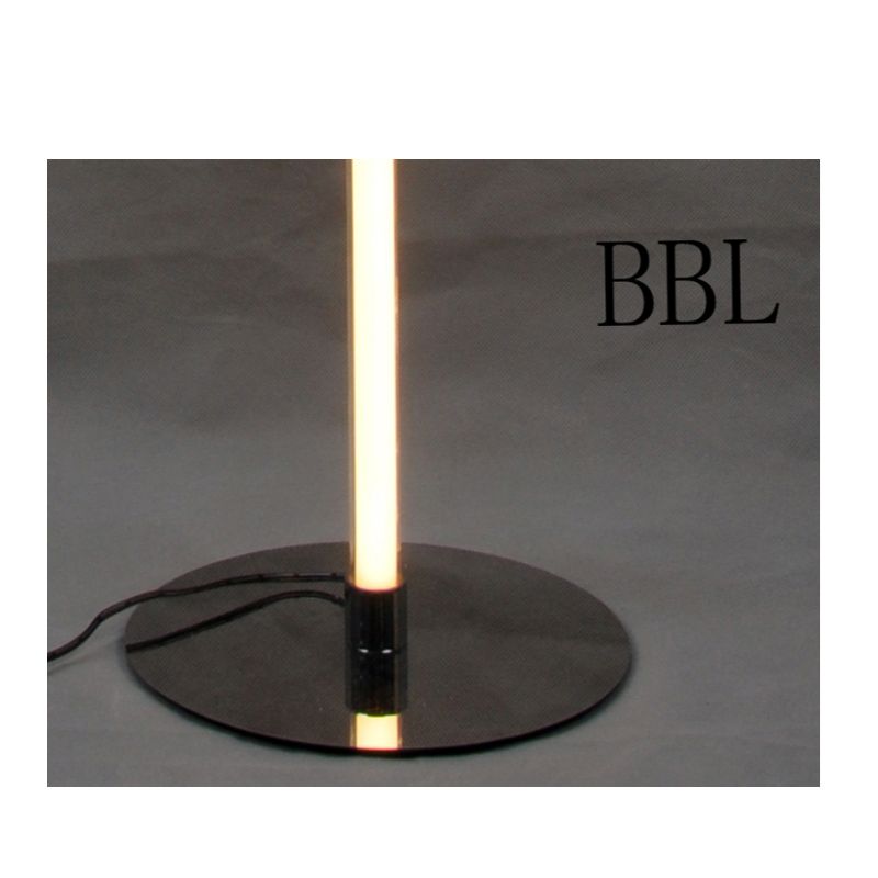 LED-vloerlamp met rechte buis van acryl